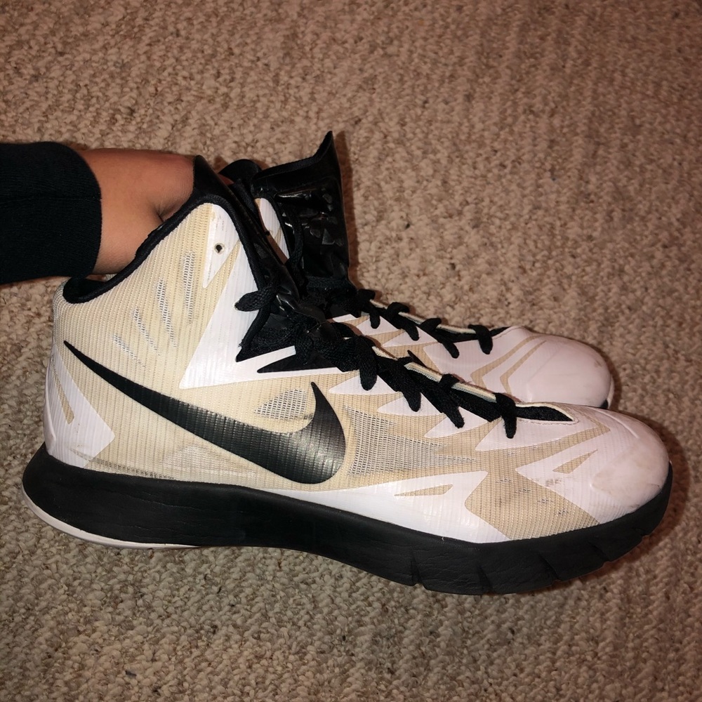 Nike ‘hyperquickness’ basketball shoes